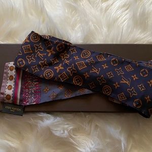 LV silk Monogram Map Bandeau Questche 505880